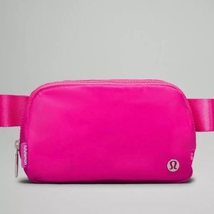 NWT- Lululemon Sonic Pink Beltbag